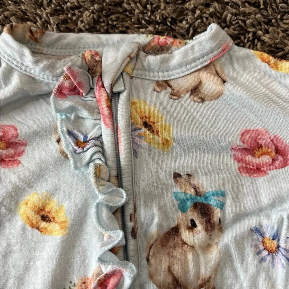 POSH PEANUT Tinsley Jane Bunny Print Ruffled Fitted Footie Pajamas Girls 0-3 MO